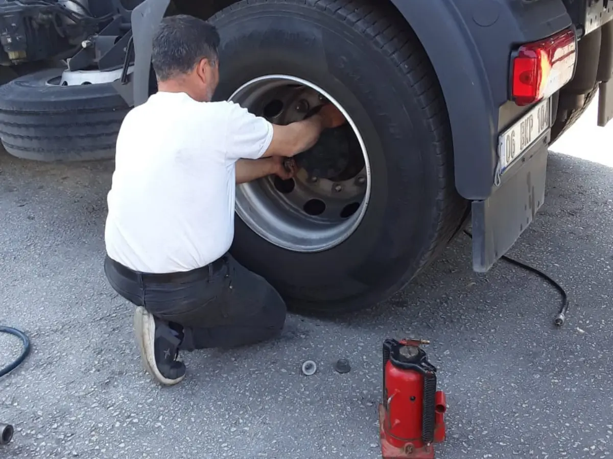 Tut Oto Lastikçi